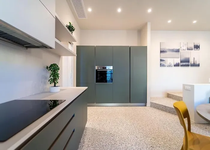 Elegante Loft A 200 A Metri Dal Duomo アパート *